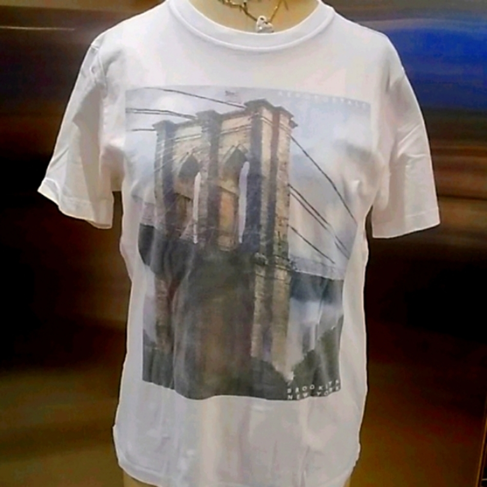 Tee shirt